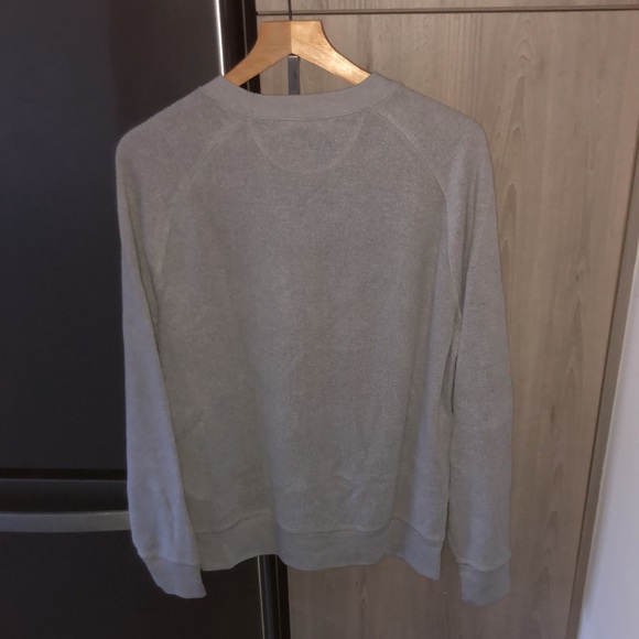 Super soft sweater from Southern Tide - Picture 3 of 3